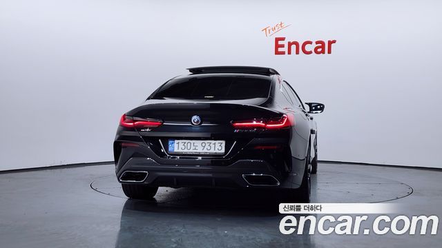 BMW 8-Series 2023 — photo 4
