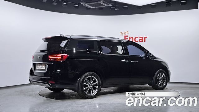 Kia Canival 2019 — photo 2
