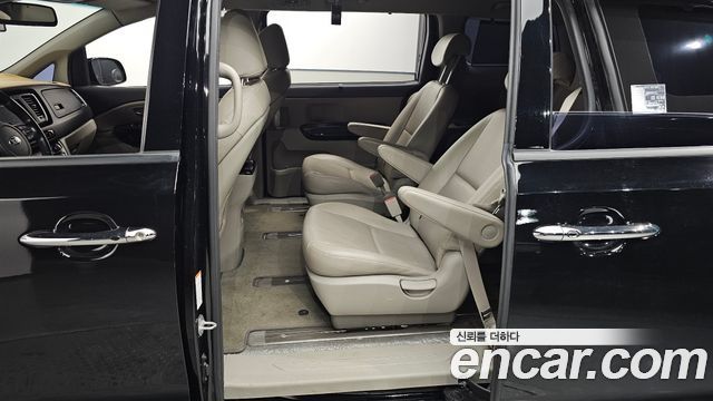 Kia Canival 2019 — photo 11