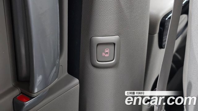 Kia Canival 2019 — photo 17