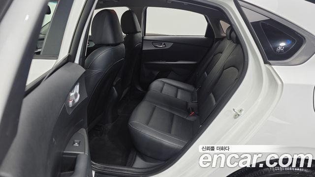 Kia K3 2022 — photo 11