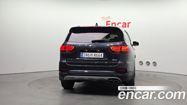Kia Sorento 2018 — photo 4