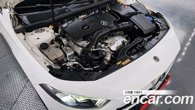 Mercedes-Benz A-Class 2020 — photo 6