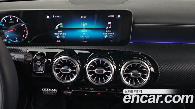 Mercedes-Benz A-Class 2020 — photo 16