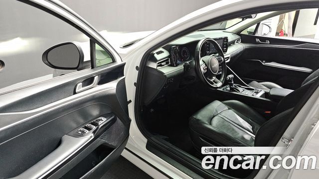 Kia K5 2022 — photo 10
