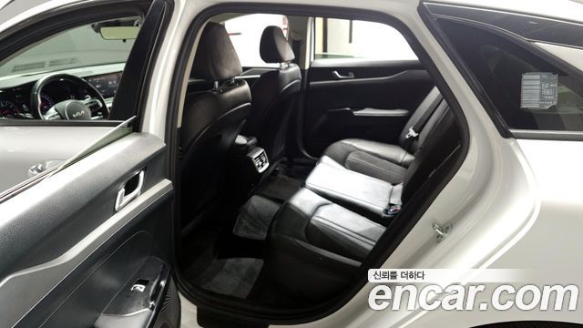 Kia K5 2022 — photo 11