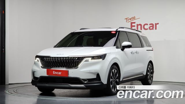 Kia Canival 2023 — photo 1