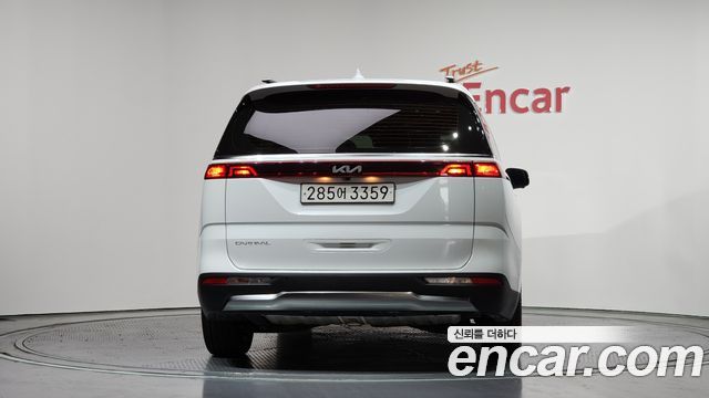 Kia Canival 2023 — photo 4