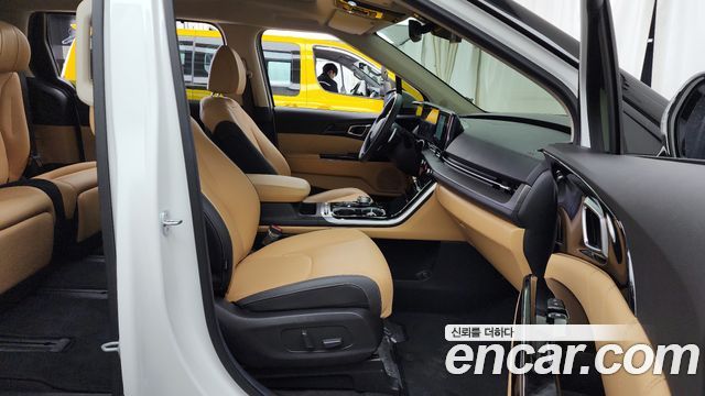 Kia Canival 2023 — photo 11