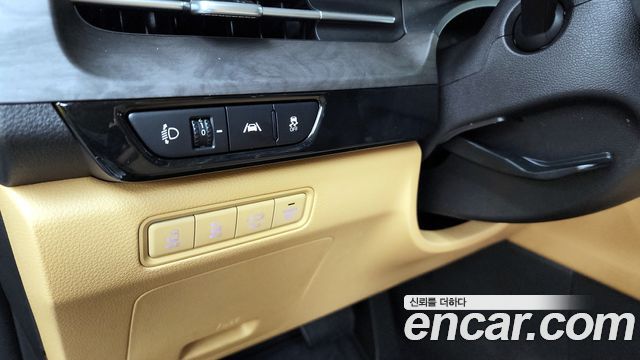 Kia Canival 2023 — photo 16