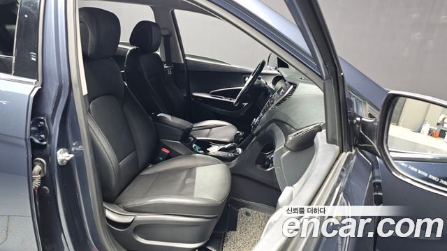 Hyundai Santafe 2017 — photo 11