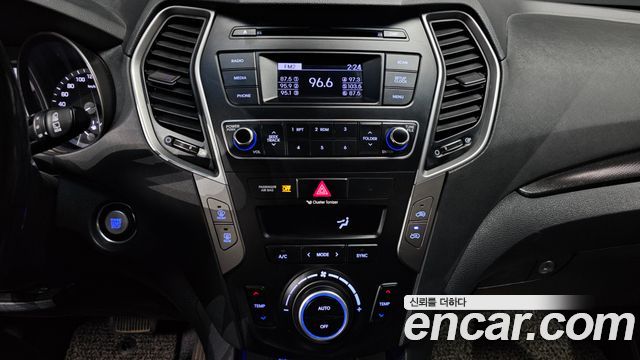 Hyundai Santafe 2017 — photo 15