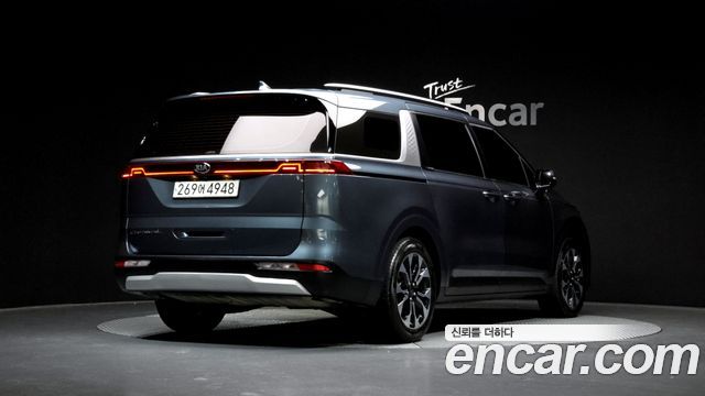 Kia Canival 2021 — photo 2