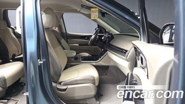 Kia Canival 2021 — photo 11