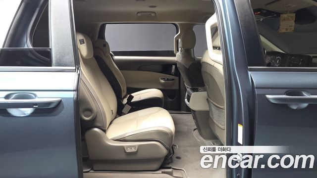 Kia Canival 2021 — photo 12