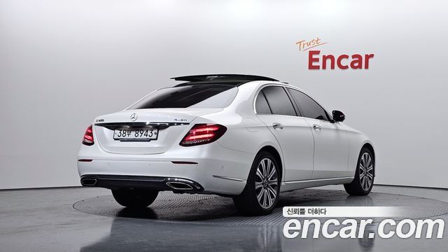 Mercedes-Benz E-Class 2018 — photo 2