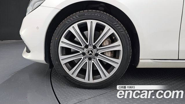 Mercedes-Benz E-Class 2018 — photo 5