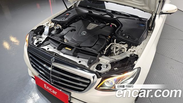 Mercedes-Benz E-Class 2018 — photo 6