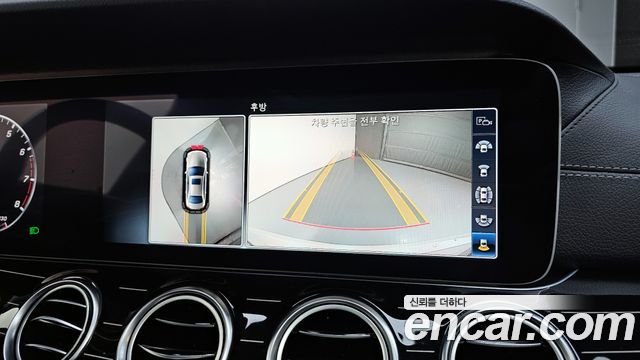 Mercedes-Benz E-Class 2018 — photo 16