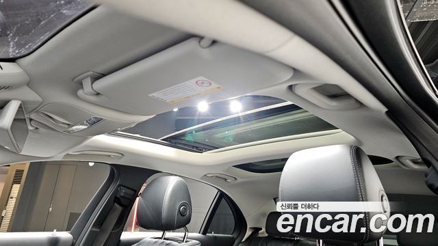 Mercedes-Benz E-Class 2018 — photo 19