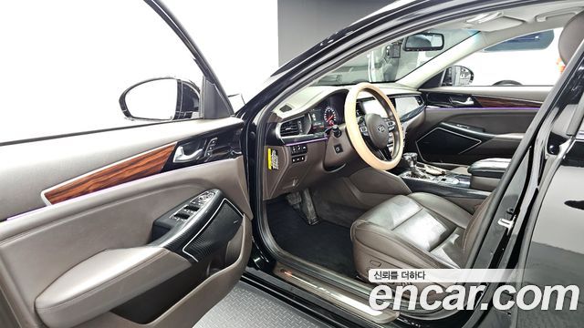 Kia K7 2016 — photo 11