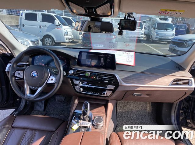 BMW 5-Series 2020 — photo 18