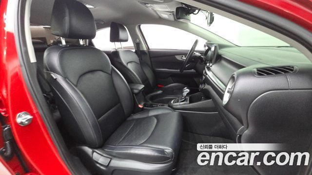 Kia K3 2019 — photo 11