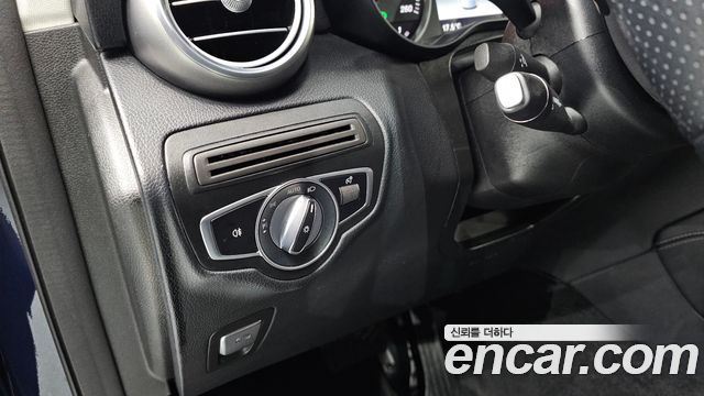 Mercedes-Benz GLC-Class 2019 — photo 12