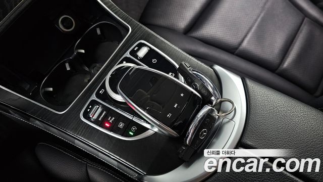 Mercedes-Benz GLC-Class 2019 — photo 16