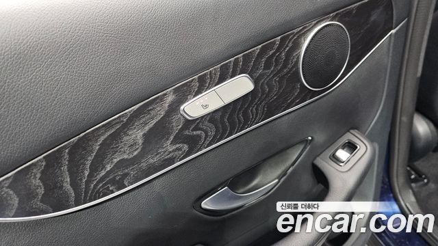 Mercedes-Benz GLC-Class 2019 — photo 18