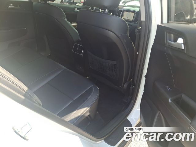 Kia Sportage 2018 — photo 9