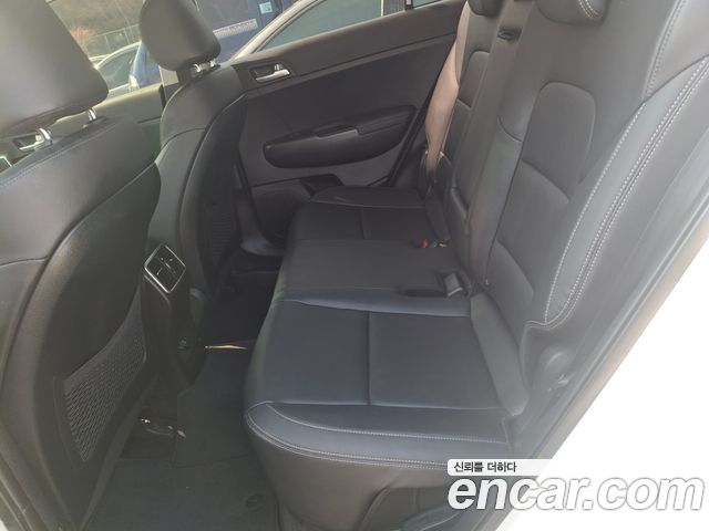 Kia Sportage 2018 — photo 16