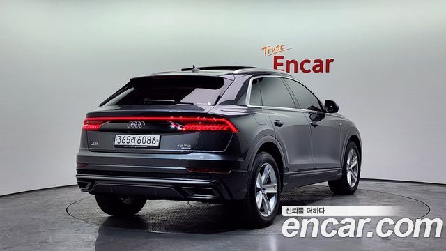 Audi Q8 2020 — photo 2