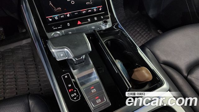 Audi Q8 2020 — photo 9