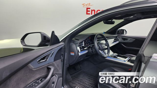 Audi Q8 2020 — photo 10