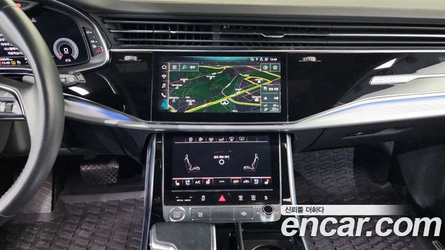 Audi Q8 2020 — photo 14