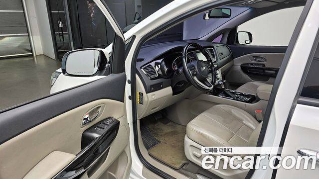 Kia Canival 2019 — photo 10