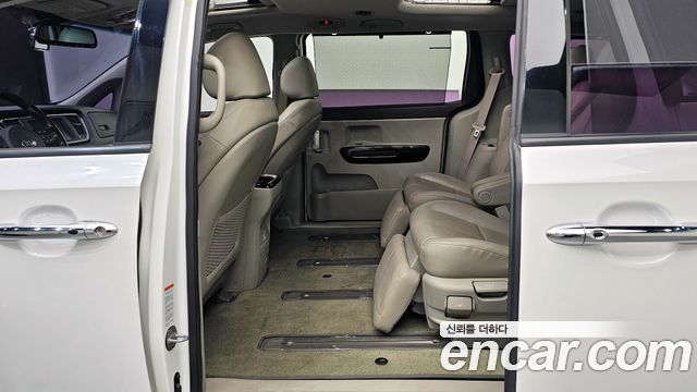 Kia Canival 2019 — photo 13