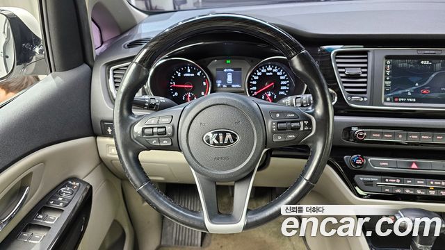 Kia Canival 2019 — photo 14
