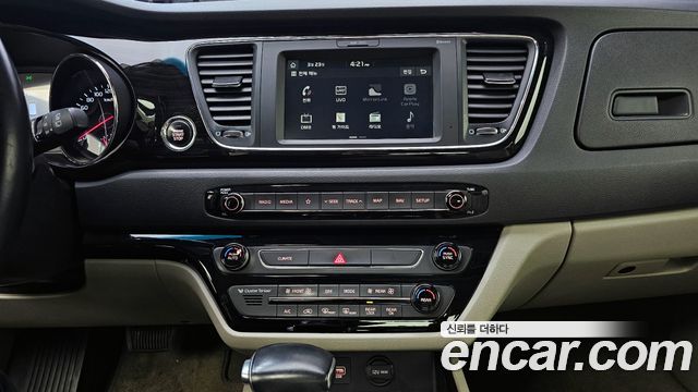 Kia Canival 2019 — photo 15