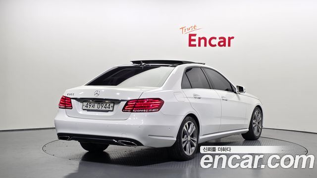 Mercedes-Benz E-Class 2014 — photo 2