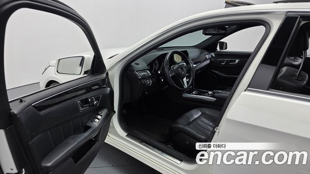 Mercedes-Benz E-Class 2014 — photo 10