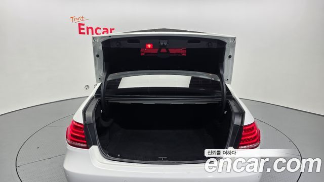 Mercedes-Benz E-Class 2014 — photo 20