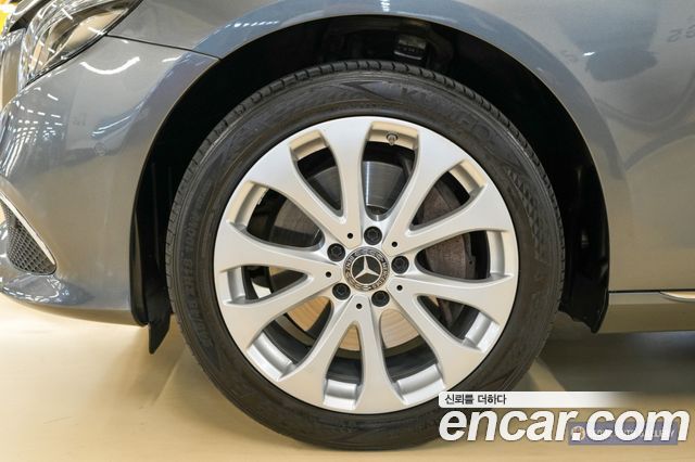 Mercedes-Benz E-Class 2019 — photo 5