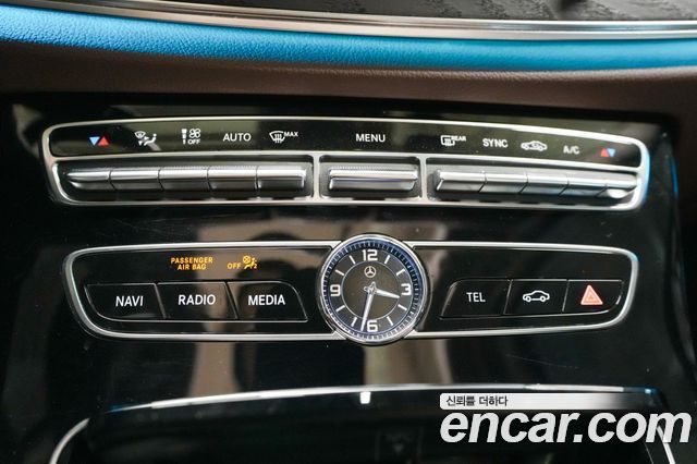 Mercedes-Benz E-Class 2019 — photo 15