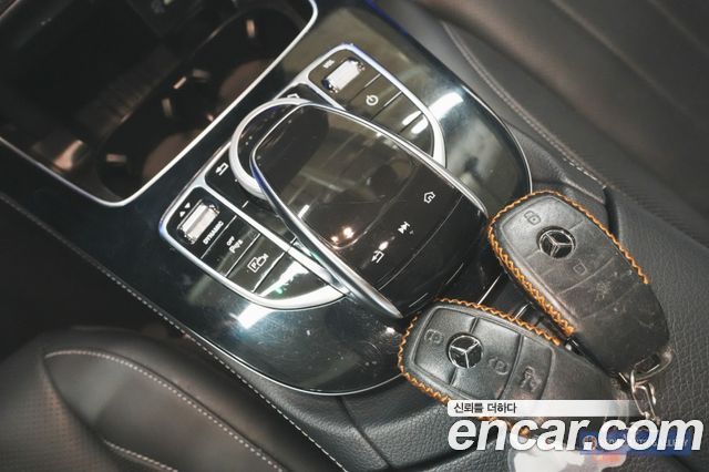 Mercedes-Benz E-Class 2019 — photo 16