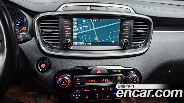 Kia Sorento 2018 — photo 16