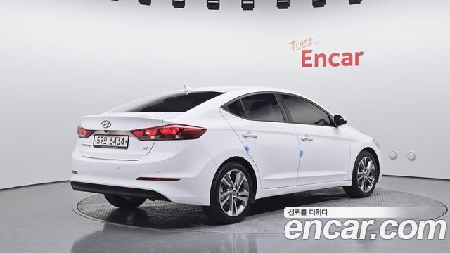 Hyundai AVANTE 2018 — photo 2