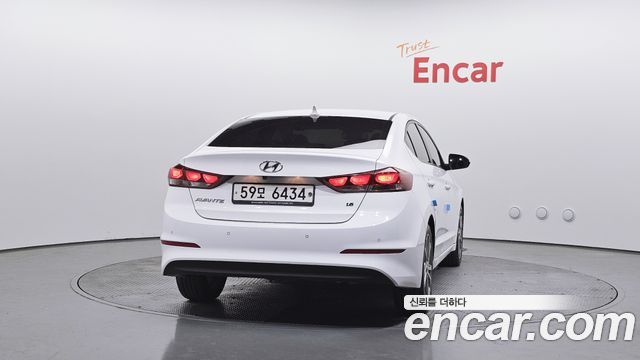 Hyundai AVANTE 2018 — photo 4