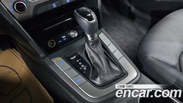 Hyundai AVANTE 2018 — photo 9